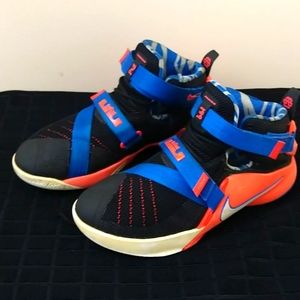 Nike King LJ size 7y